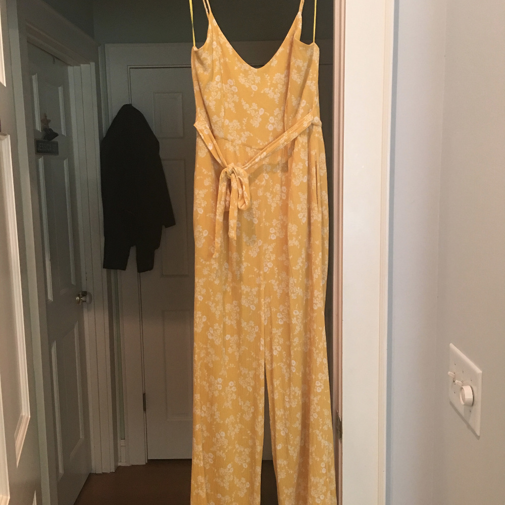 Everly Yellow Floral Jumpsuit - Picture 5 of 8